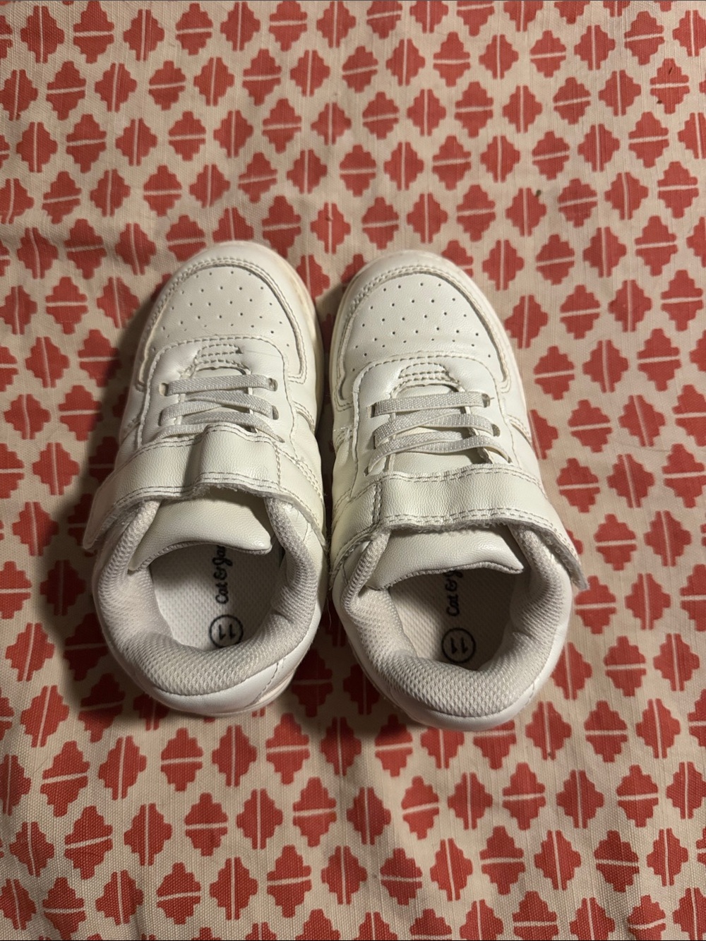Kids White Casual Sneakers Cat and Jack size 11